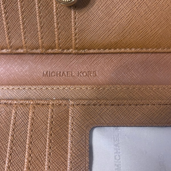 Michael Kors wallet - Picture 6 of 10